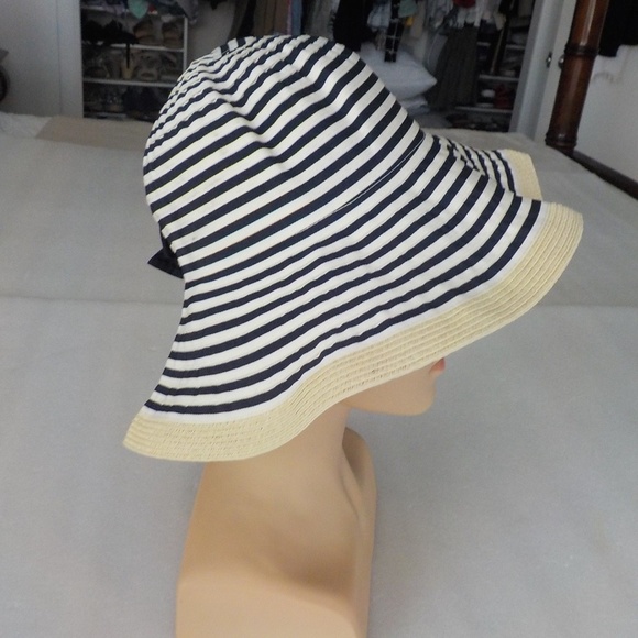 New Girls Floppy Sun Hat - Picture 3 of 7
